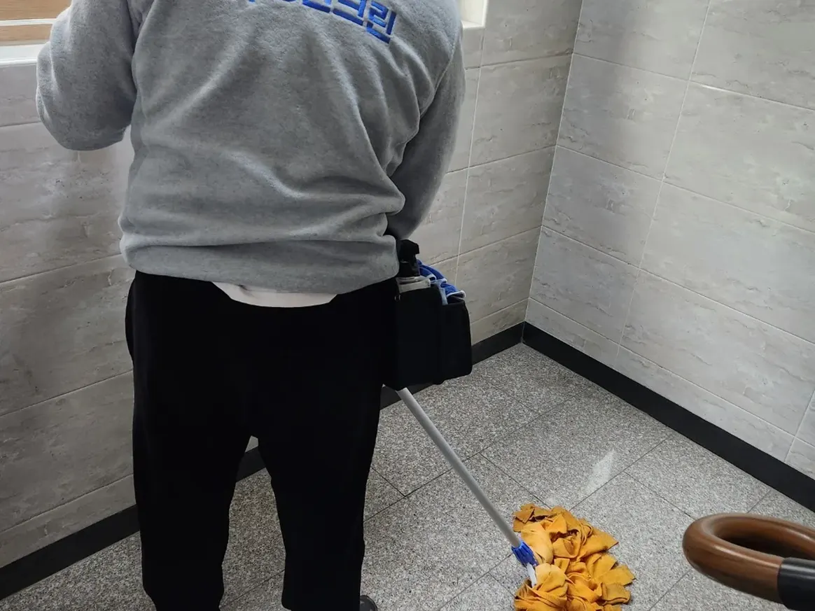 담양군 가사문학면 건물 복도·대기 동선 야간 위생청소 사례 - 행진크린