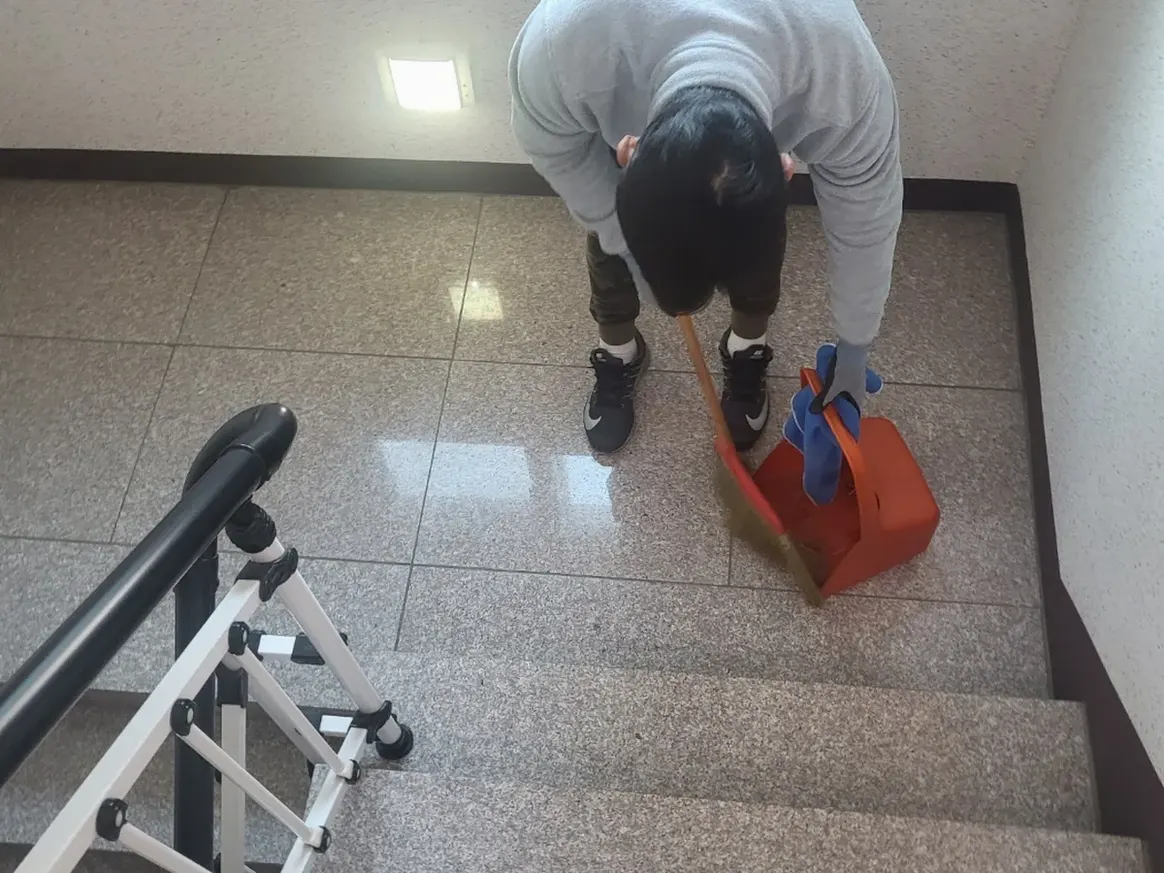 담양군 담양읍 오피스 기계실 장비 주변 정밀 위생청소 사례 - 행진크린