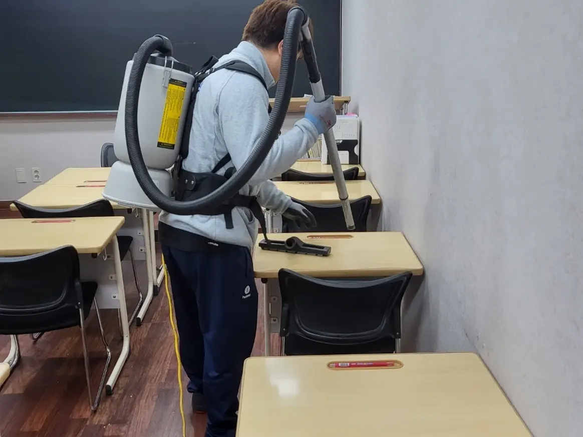 신안군 자은면 학원 좌석·책상 진공 바닥 위생청소 사례 - 행진크린
